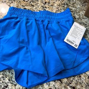 Lululemon Track That High Rise Lines 3 inch Size 6 Poolside Blue